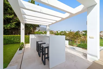 Detached Villa in Nueva Andalucía
