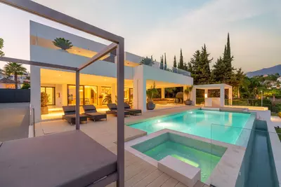 Detached Villa in Nueva Andalucía