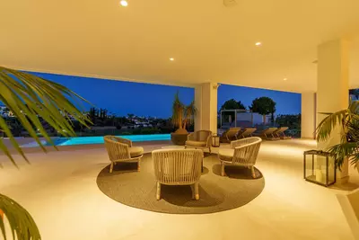 Detached Villa in Nueva Andalucía