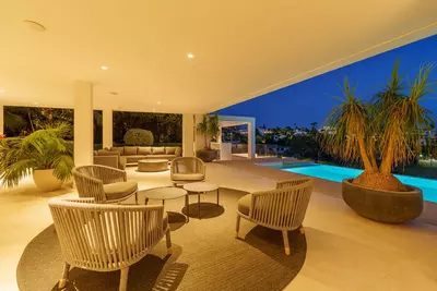 Detached Villa in Nueva Andalucía