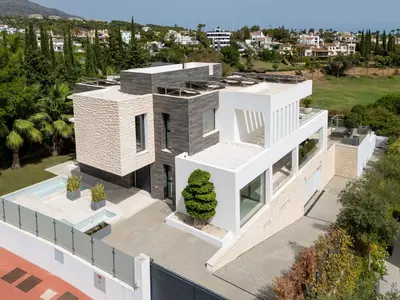 Detached Villa in Nueva Andalucía