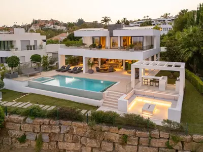 Detached Villa in Nueva Andalucía