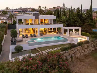 Detached Villa in Nueva Andalucía