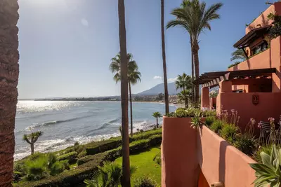 Middle Floor Apartment in Estepona