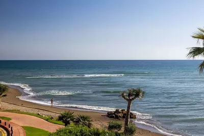 Middle Floor Apartment in Estepona