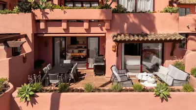 Middle Floor Apartment in Estepona