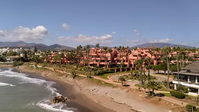 Middle Floor Apartment in Estepona