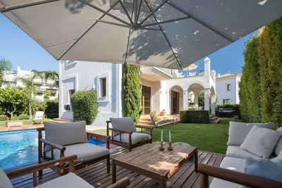 Detached Villa in Selwo