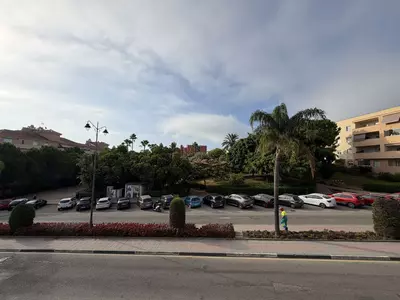 Middle Floor Apartment in Estepona