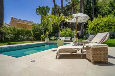 Detached Villa in Nueva Andalucía