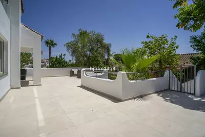 Detached Villa in Nueva Andalucía