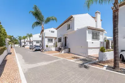 Townhouse in Nueva Andalucía