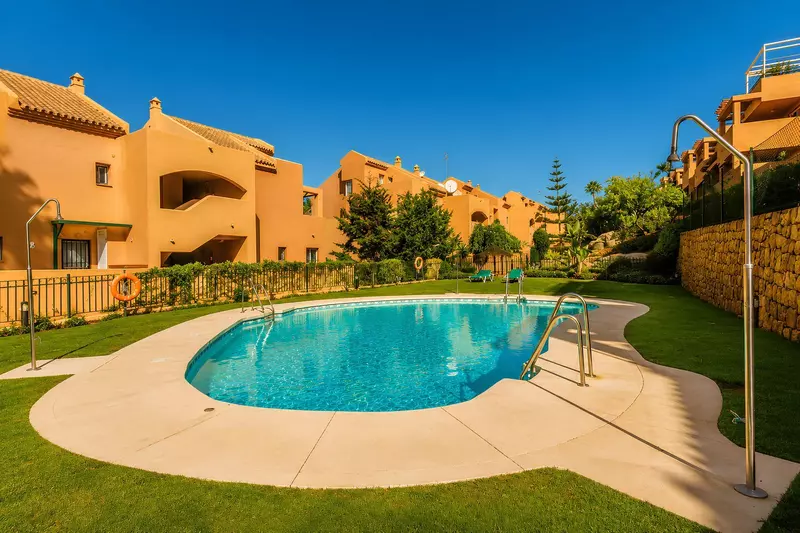 Middle Floor Apartment in Elviria