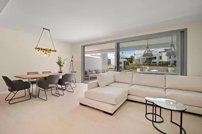 Middle Floor Apartment in Selwo