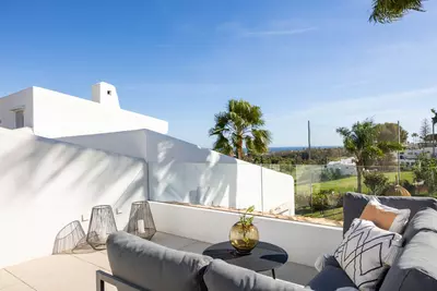 Middle Floor Apartment in Nueva Andalucía