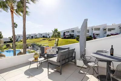 Middle Floor Apartment in Nueva Andalucía