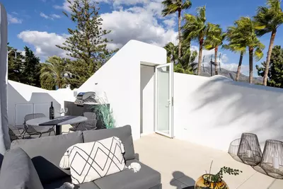 Middle Floor Apartment in Nueva Andalucía
