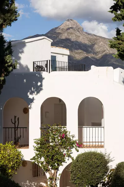 Middle Floor Apartment in Nueva Andalucía