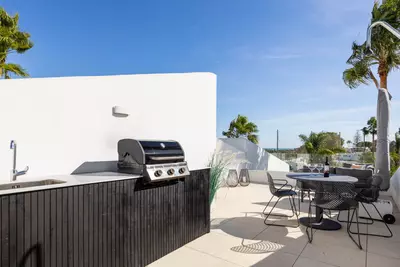 Middle Floor Apartment in Nueva Andalucía