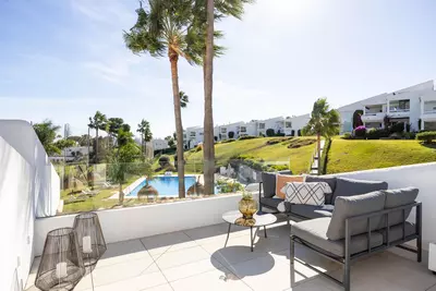 Middle Floor Apartment in Nueva Andalucía