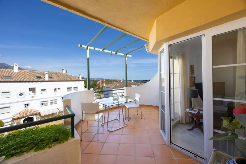Middle Floor Apartment in Nueva Andalucía