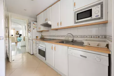 Middle Floor Apartment in Nueva Andalucía