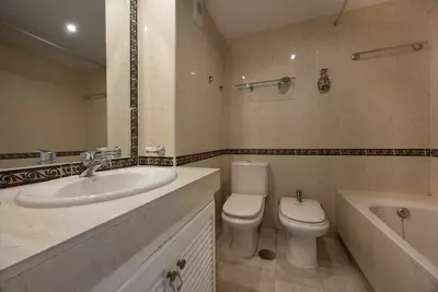 Middle Floor Apartment in Nueva Andalucía