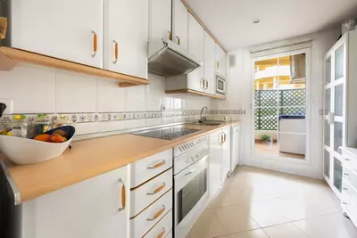 Middle Floor Apartment in Nueva Andalucía