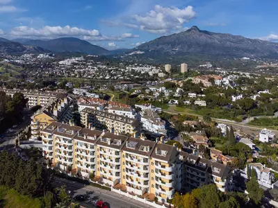 Middle Floor Apartment in Nueva Andalucía