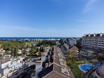 Middle Floor Apartment in Nueva Andalucía