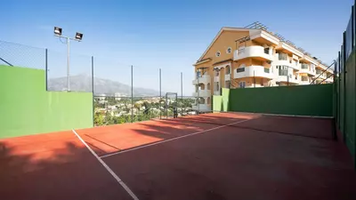 Middle Floor Apartment in Nueva Andalucía