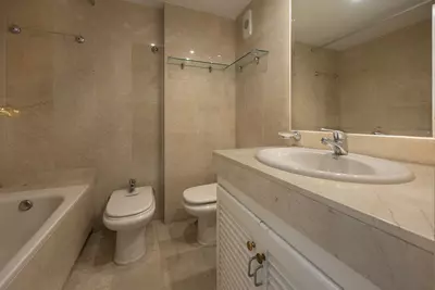 Middle Floor Apartment in Nueva Andalucía
