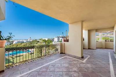 Middle Floor Apartment in Selwo