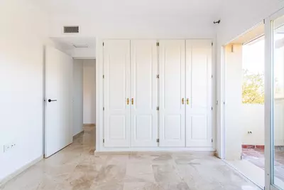Middle Floor Apartment in Selwo