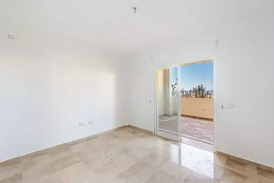 Middle Floor Apartment in Selwo
