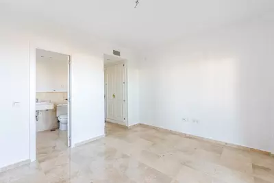 Middle Floor Apartment in Selwo
