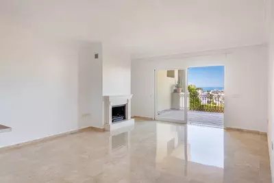 Middle Floor Apartment in Selwo