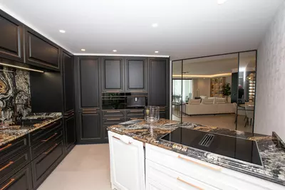 Middle Floor Apartment in Puerto Banús
