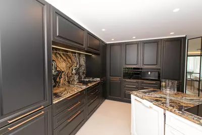 Middle Floor Apartment in Puerto Banús