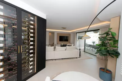 Middle Floor Apartment in Puerto Banús