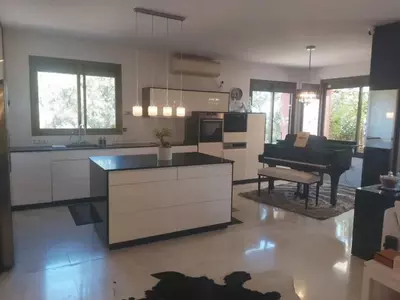 Middle Floor Apartment in Marbella