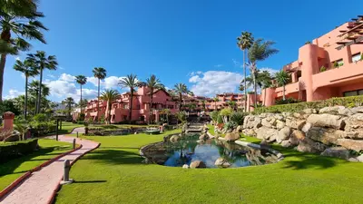 Middle Floor Apartment in Estepona