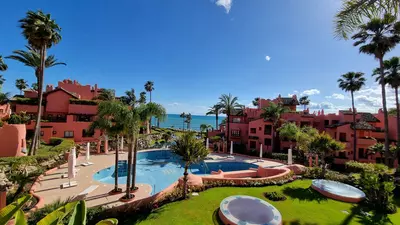 Middle Floor Apartment in Estepona