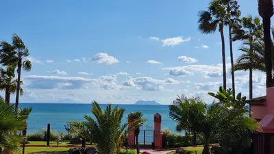 Middle Floor Apartment in Estepona