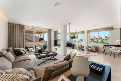 Duplex in Nueva Andalucía