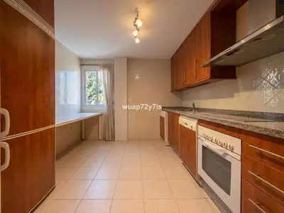Middle Floor Apartment in Elviria