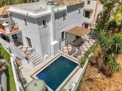 Detached Villa in Selwo
