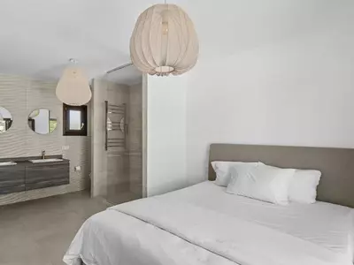 Detached Villa in Selwo