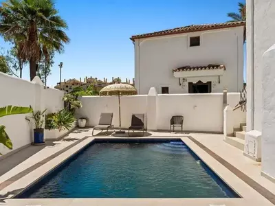 Detached Villa in Selwo