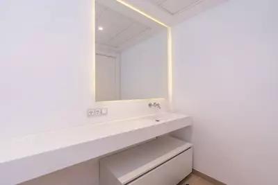 Middle Floor Apartment in Estepona